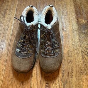 Merrell Women's 8.5 Dark Earth Brown Suede Wool Faux Fur J099937C